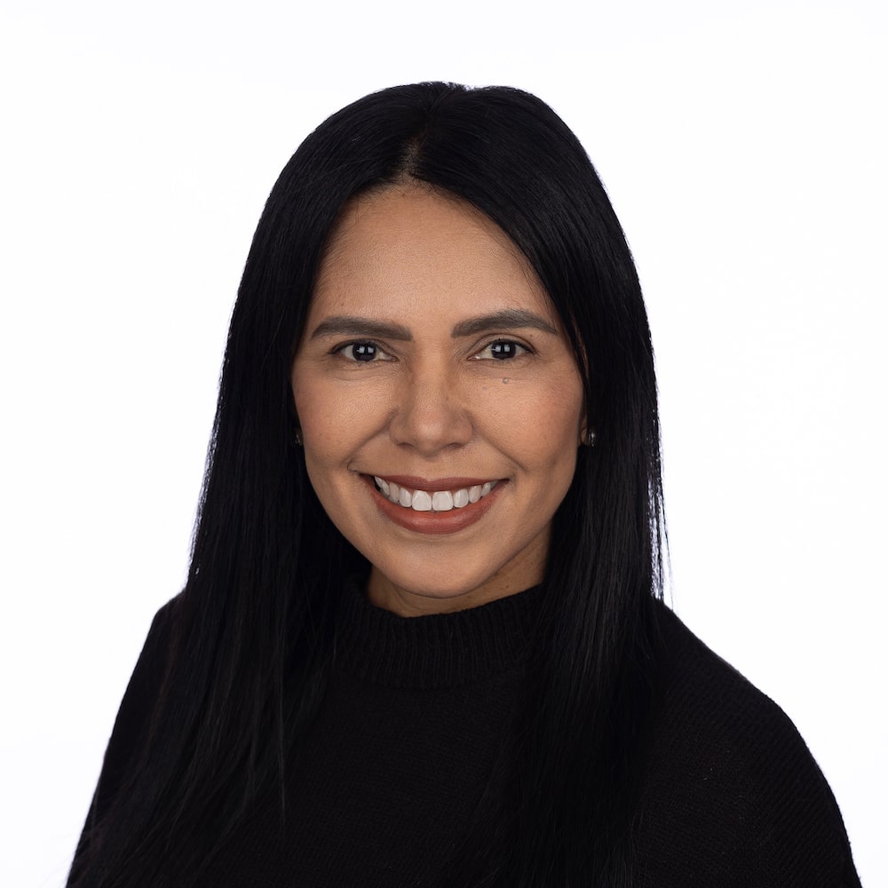 Mary Aviles headshot